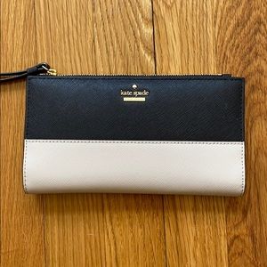 Black/Tan Zip Around Kate Spade Wallet